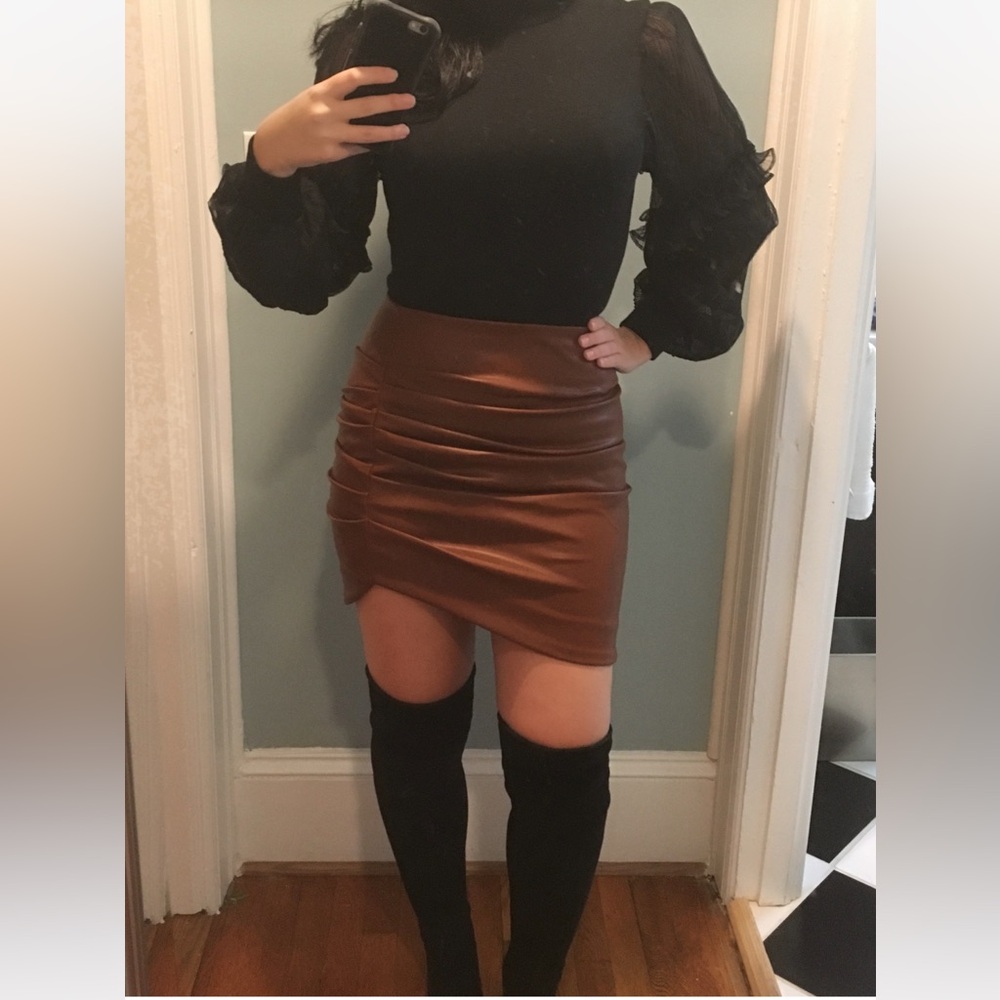 Ruched faux-leather mini skirt